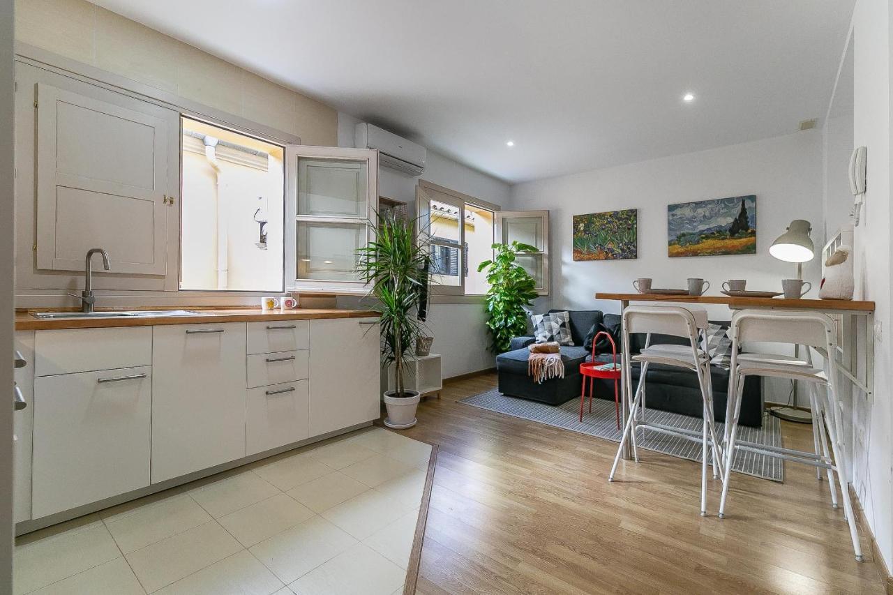 Central Malaga Apartment At Mitjana Plaza Exteriör bild