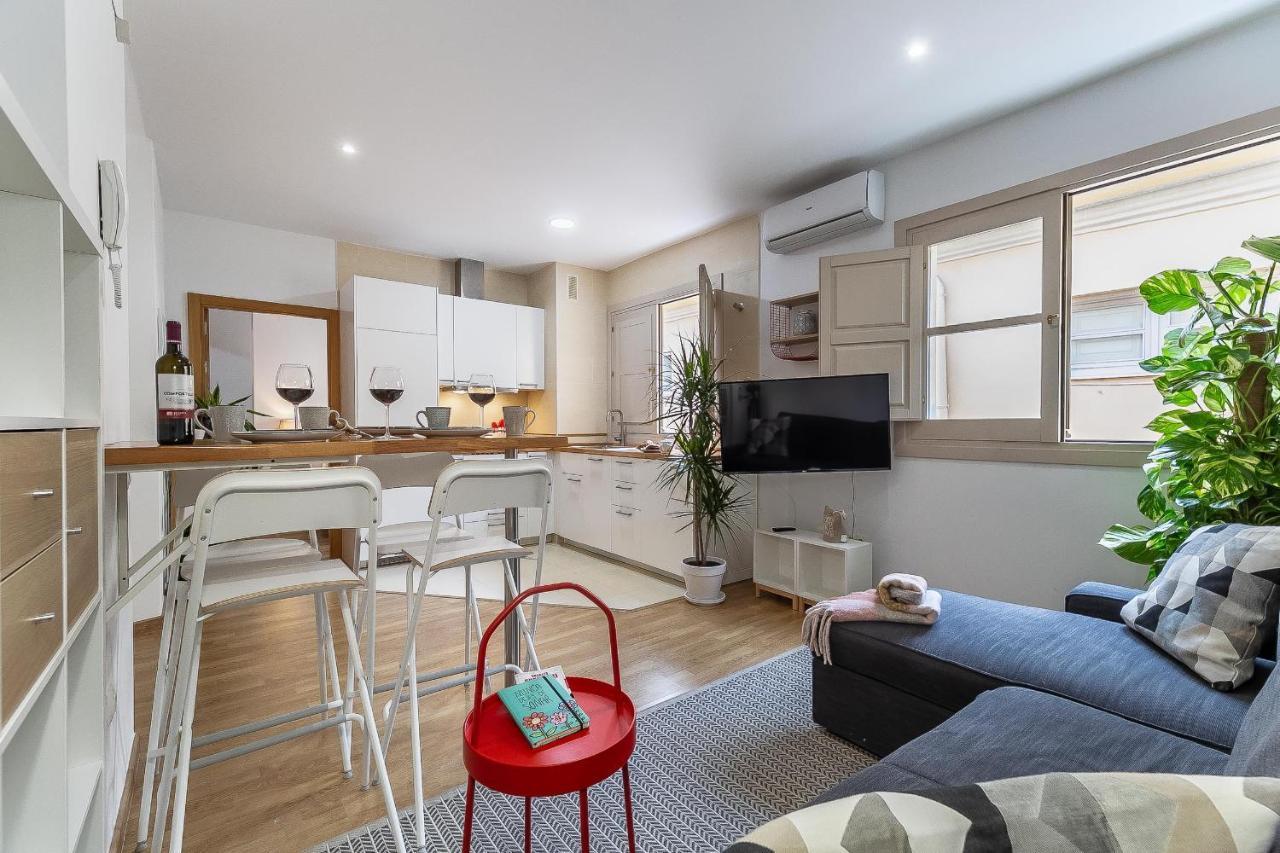 Central Malaga Apartment At Mitjana Plaza Exteriör bild