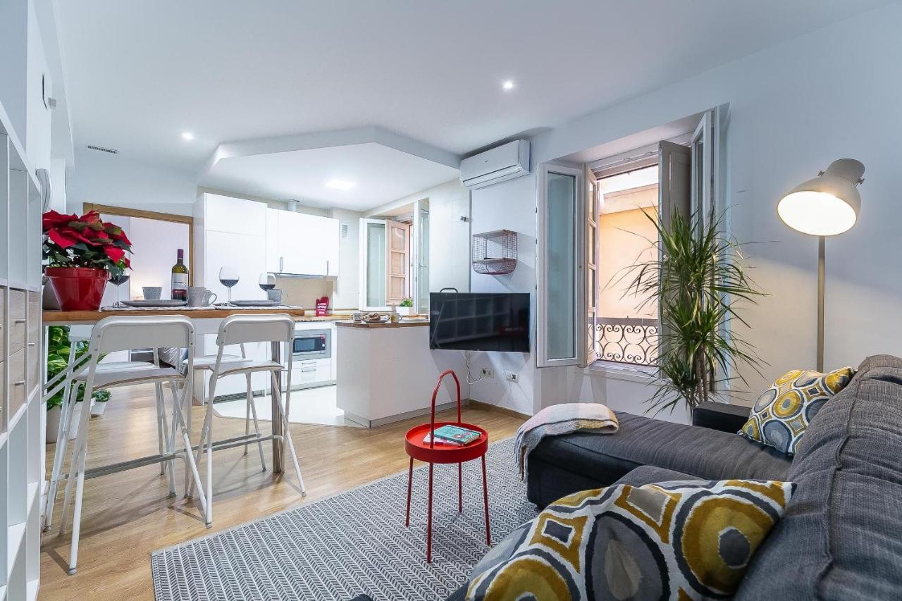 Central Malaga Apartment At Mitjana Plaza Exteriör bild
