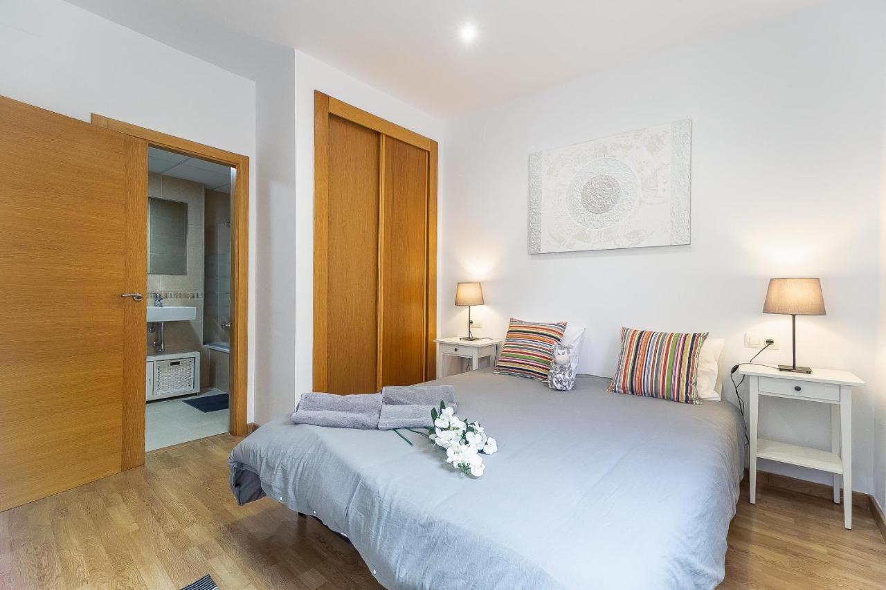 Central Malaga Apartment At Mitjana Plaza Exteriör bild