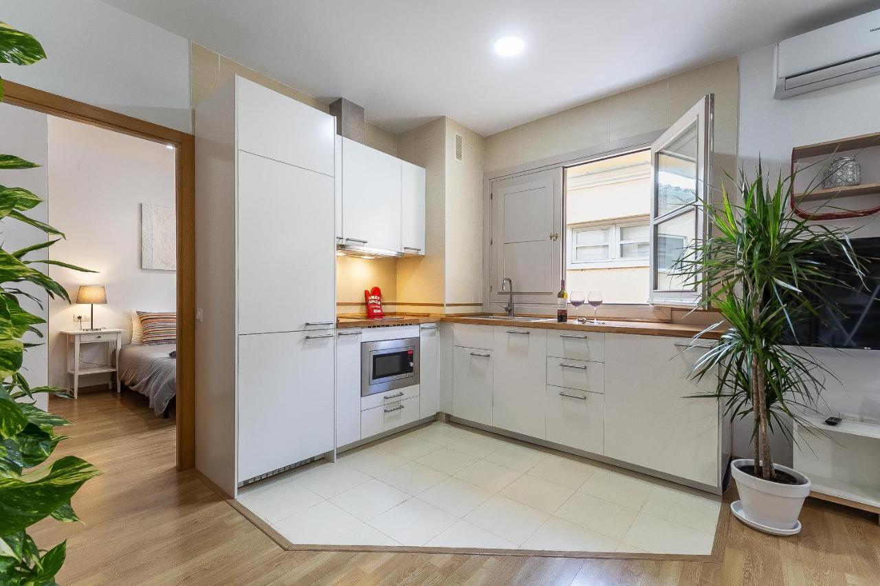 Central Malaga Apartment At Mitjana Plaza Exteriör bild