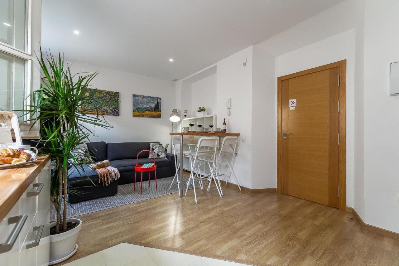 Central Malaga Apartment At Mitjana Plaza Exteriör bild