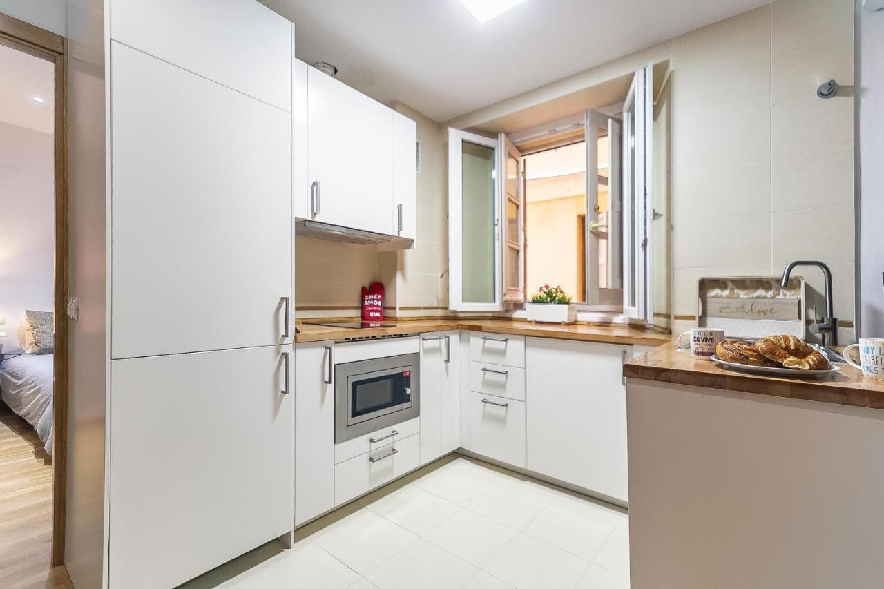Central Malaga Apartment At Mitjana Plaza Exteriör bild