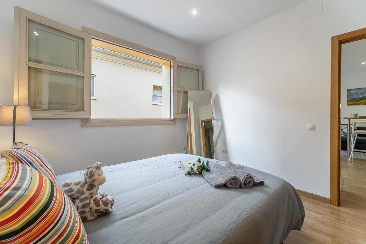 Central Malaga Apartment At Mitjana Plaza Exteriör bild